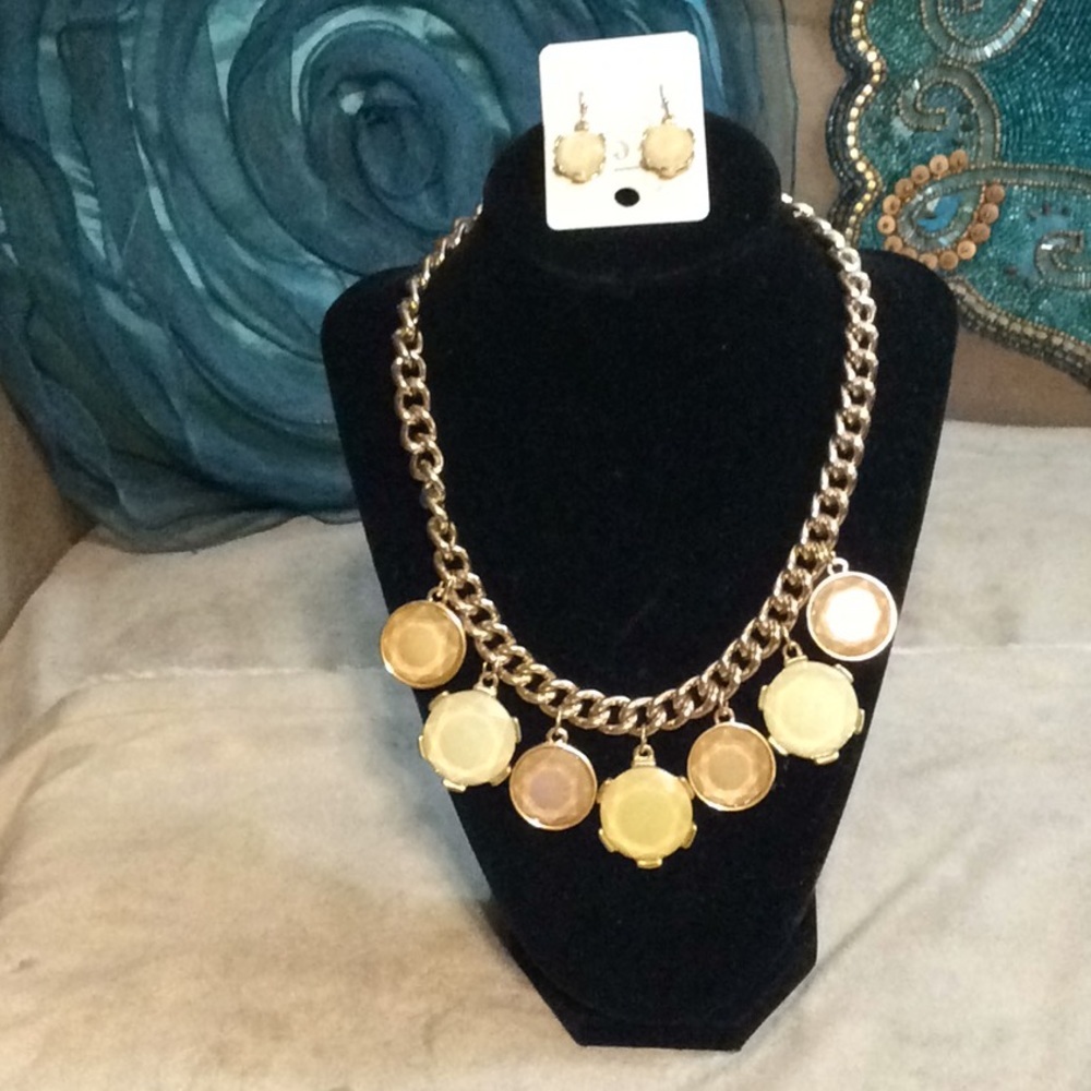 Statement necklace & earrings set NWT
